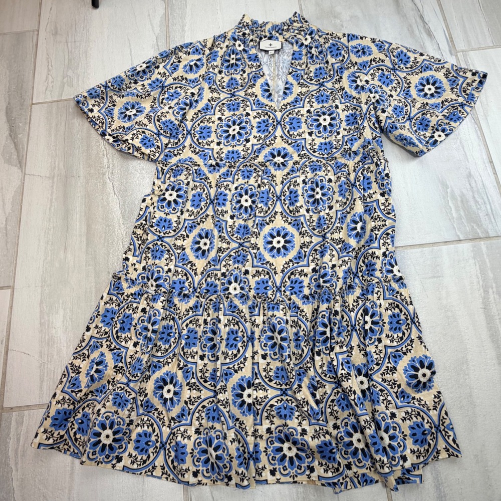 Tuckernuck Blue Tan Medallion Tile Print Tiered Mini Dress Small Short Sleeve